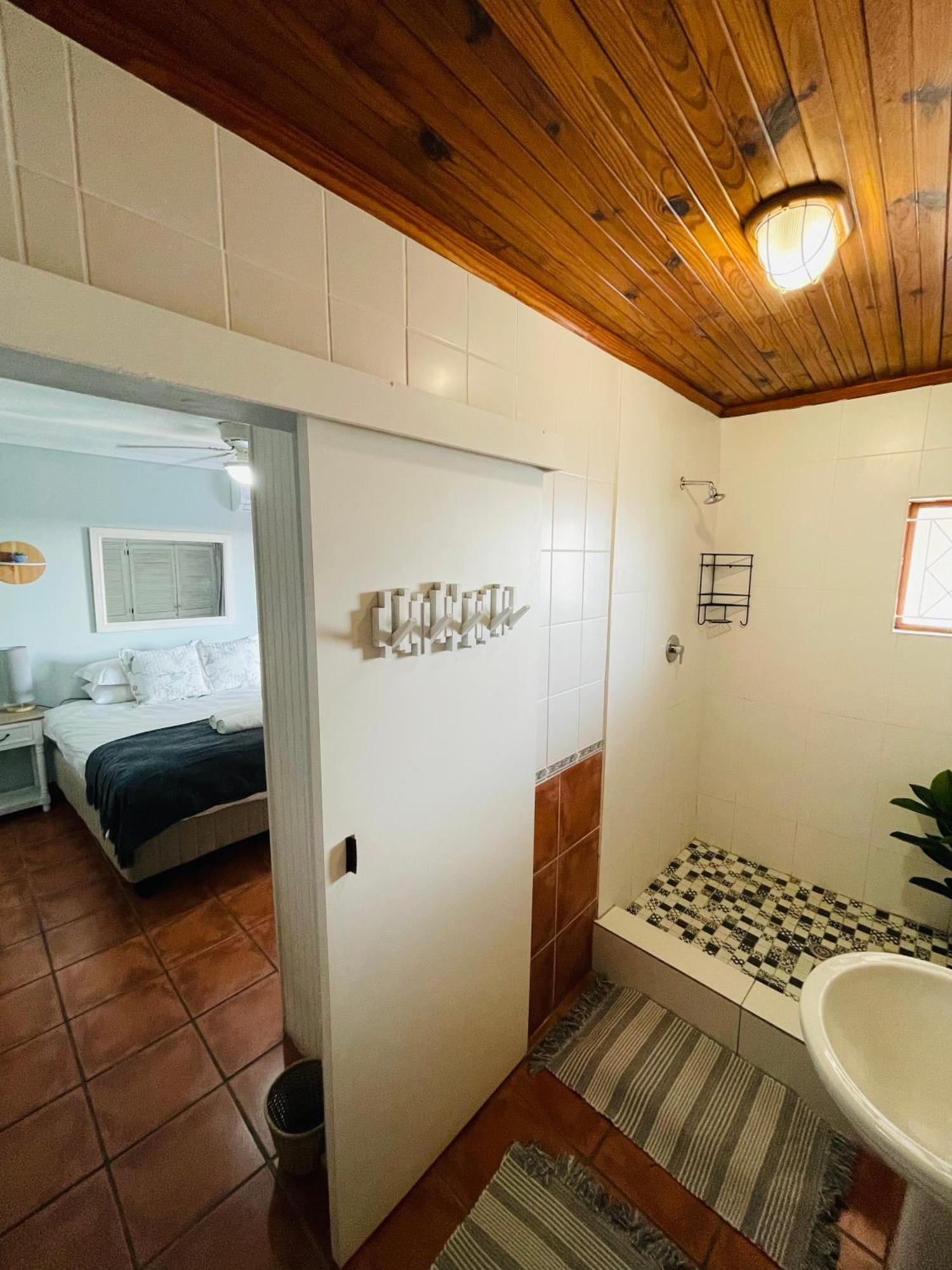 4 Bedroom House On 4th Ave * Umdloti